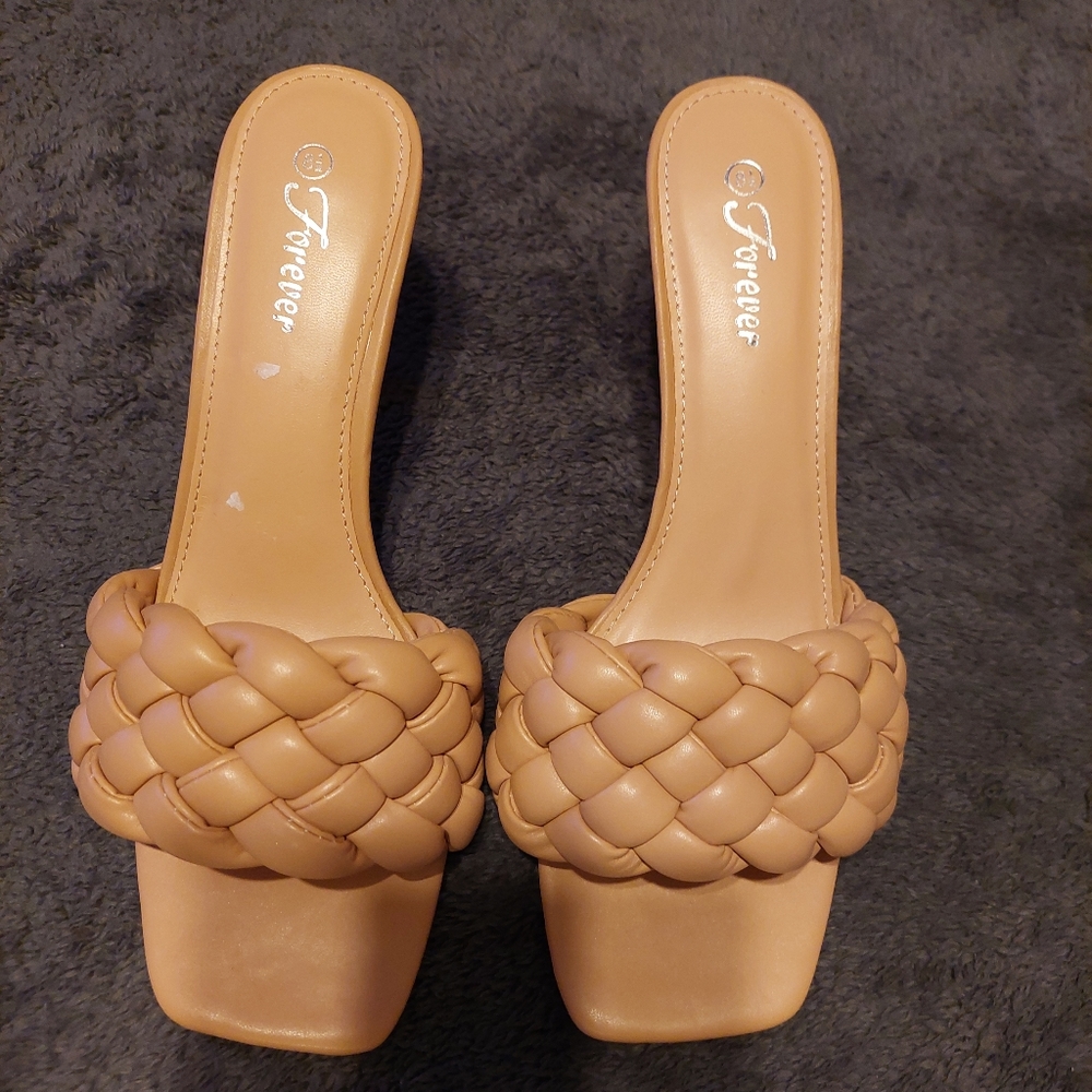 Women's shoes